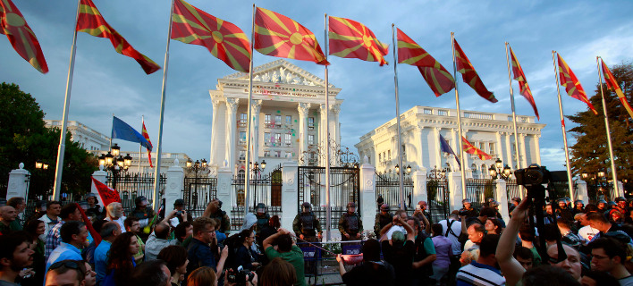 Αποτέλεσμα εικόνας για Επικίνδυνο πολιτικό αδιέξοδο στα Σκόπια